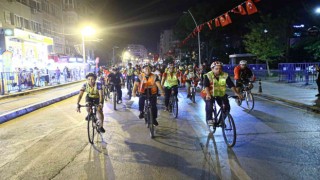 29 Ekim coşkusu Antalya sokaklarında