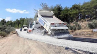 4 ilçede 24 mahallenin yolları yapıldı