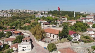 690 yıldır ayakta, kılıçla hutbe geleneği bu camide yaşatılıyor