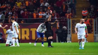 Abdülkerim Bardakcı kırmızı kart gördü