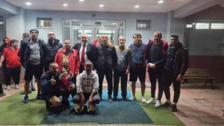 Acardan basın voleybol takımına jest