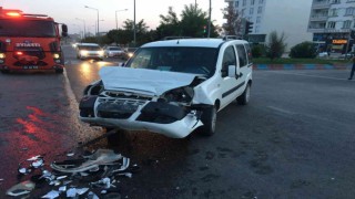 Adıyamanda iki araç çarpıştı: 6 yaralı