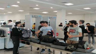 Afgan göçmenler İstanbul Havalimanından ülkelerine gönderildi