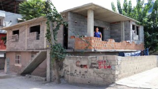 Ağabeylerine güvendi evini yıktırdı, ailesiyle ortada kaldı