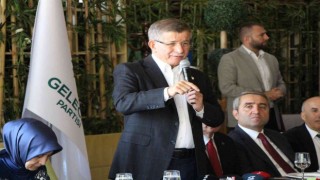 Ahmet Davutoğlu: “Başörtüsü sorunu iktidar değişikliğinde tekrar hortlayabilir”