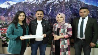 AK Parti heyetinden İHA muhabiri Feyzullah Taşa ziyaret