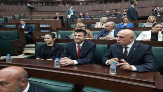 AK Partiye katılan Milletvekili Çelebi: Elimden gelen desteği vermeye geldim”