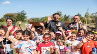 Aliağalı çocuklar Pati Parkta sevimli dostlarla bir araya geldi