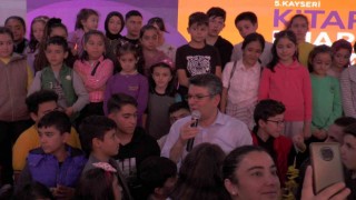Alişan Kapaklıkaya okurlarıyla buluştu