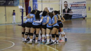 Altay, voleybolda sezona galibiyetle başladı
