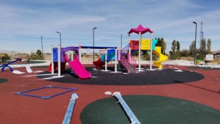 Altıntaşta Kent Parkta engelsiz oyun alanları tamamlandı