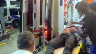 Antalyada 4 kişinin saldırısında bıçakla yaralanan genç benzinliğe sığındı