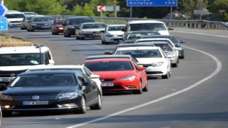 Antalyada trafiğe kayıtlı kara motorlu taşıt sayısı 1 milyon 289bin 312 oldu