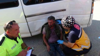 Antalyada yaralanan ticari araç sürücüsüne ilk müdahaleyi vatandaş yaptı