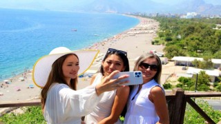 Antalyaya hava yoluyla gelen turist sayısı 12 milyonu aştı