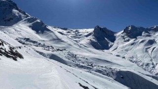 Artvin yaylaları beyaza büründü