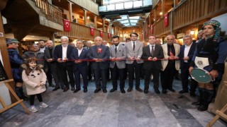 Atatürkün hayatını anlatan sergi İnegölde açıldı