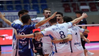 AXA Sigorta Efeler Ligi: Arkas Spor: 3 - Tokat Belediye Plevne: 0