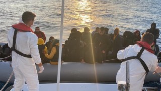 Ayvalık açıklarında 28 düzensiz göçmen yakalandı