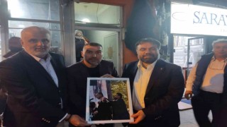 Ayvalıkta AK Parti İl Başkanı Başarana anlamlı jest