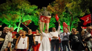 Ayvalıkta Cumhuriyetin 99. yılına özel görkemli kutlama