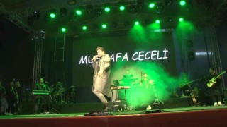 Bağcılarlı gençler Mustafa Ceceli konserleriyle coştu