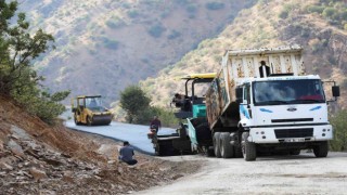 Bahçesaraydaki mahalleler tarihinde ilk kez asfaltla buluştu