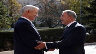 Bakan Akar, İsrail Savunma Bakanı Gantz ile bir araya geldi