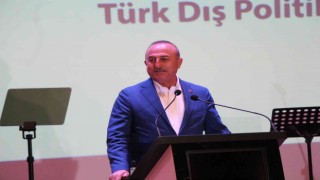 Bakan Çavuşoğlu üniversite öğrencileri ile bir araya geldi