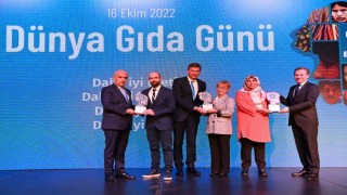 Bakan Kirişci: “Adaletsizliği durdurmaya çalışan tek lider Cumhurbaşkanımız Recep Tayyip Erdoğandır”
