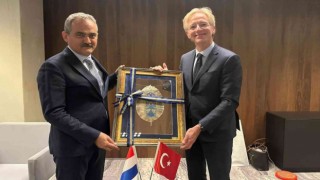 Bakan Özer, Hollandalı mevkidaşı Dijkgraaf ile bir araya geldi