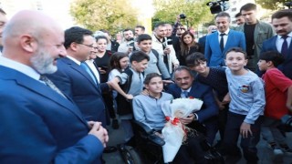 Bakan Özer, Kocasinanda ortaokul öğrencileriyle bir araya geldi