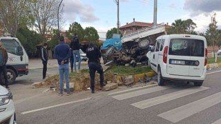 Balıkesirde trafik kaza, bir polis memuru ağır yaralı