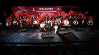 Başakşehirde Cumhuriyet coşkusu sokaklara taştı