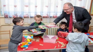 Başkan Bilginden öğrencilere kitap hediyesi