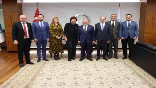 Başkan Büyükkılıça ziyaretçi yoğunluğu