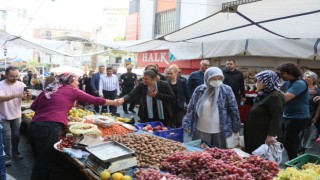 Başkan Çerçioğlu Salı pazarında vatandaşlarla buluştu