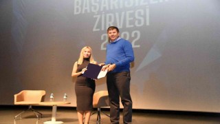 Başkan Odabaşı, Başarısızlık Zirvesinde gençlere seslendi: En iyiyi hedefleyin