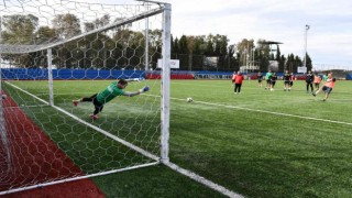 Başkan Oral, futbol takımıyla antrenmana çıktı