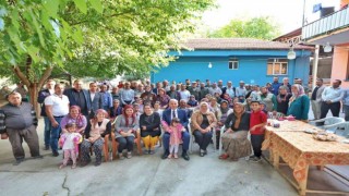 Başkan Osman Zolan Babadağlılarla kucaklaştı