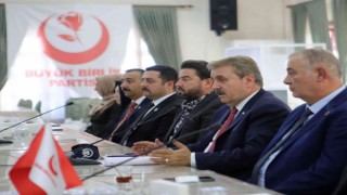 BBP Lideri Destici: “Türkiyenin ekonomik anlamda zorda kalmasının sebebi de vatan hainleri ve onların destekçileridir”