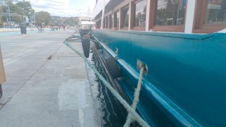 Bebek Sahilindeki akıl almaz kaza kameraya yansıdı: Motosikletli gençler denize uçtu