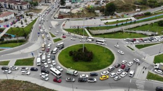 Beylikdüzünde yıllardır çözülemeyen trafik çileye dönüştü