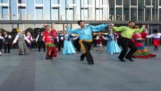 Beyoğlu Kültür Yolu Festivali ilk gününde renkli görüntülere sahne oldu