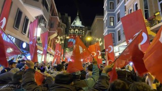 Beyoğlunda Cumhuriyetin 99. yılına özel fener alayı yürüyüşü düzenlendi