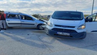 Bilecikte yaşanan trafik kazasında 3 kişi yaralandı