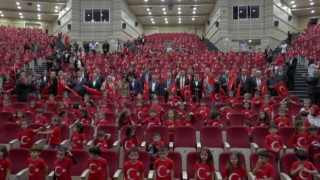 Bin 200 minik öğrenci ile 29 Ekim Cumhuriyet Bayramı Konseri