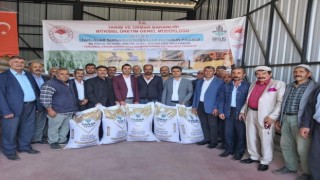 Bitlisli çiftçilere sertifikalı buğday tohumu