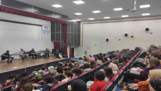 Biz bize moral akşamlarıyla yurt öğrencileri doyasıya eğlendi