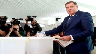 Bosna-Hersekte ayrılıkçı Bosnalı Sırp lider Dodikin seçim galibiyeti onaylandı